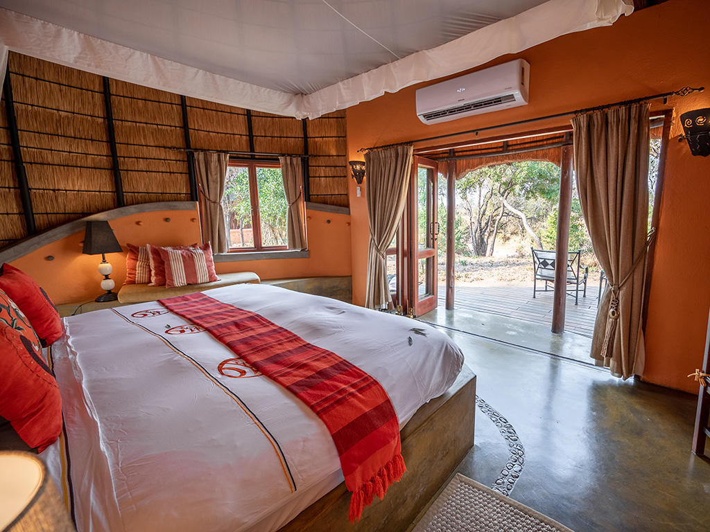 5 Night Hoyo Hoyo Safari Lodge