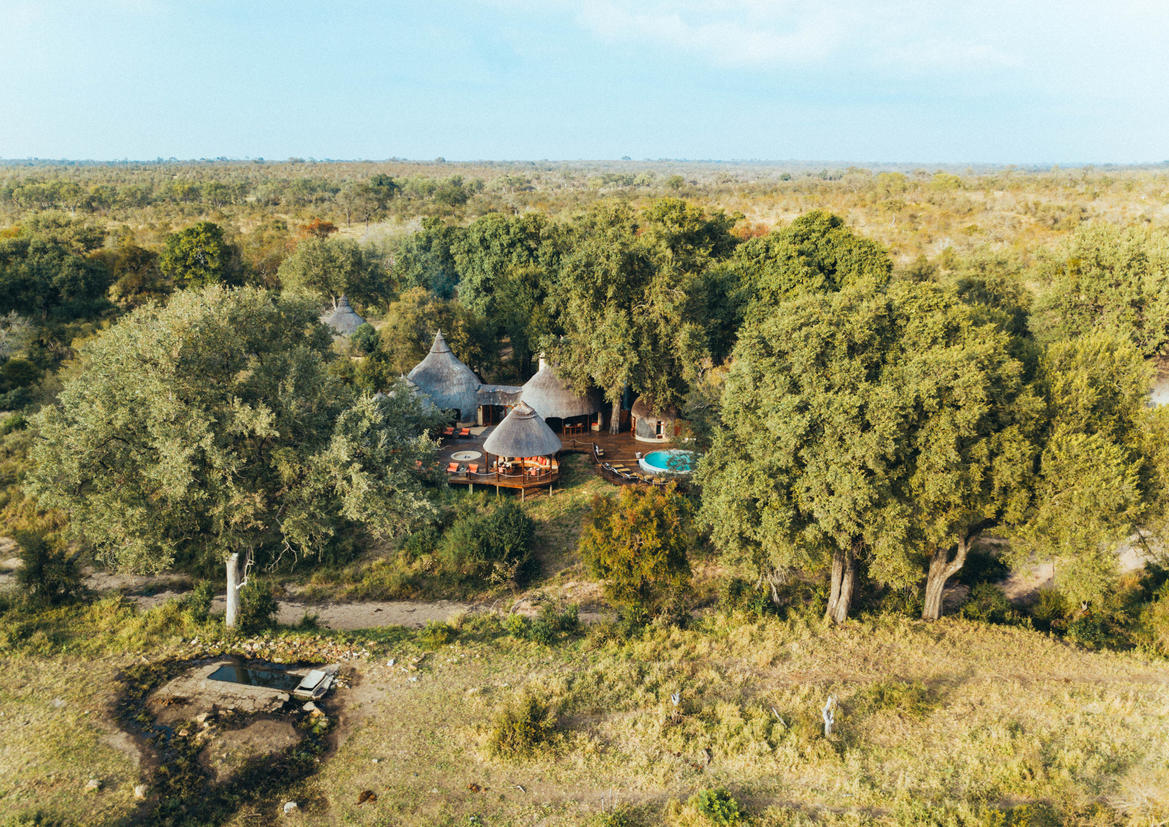 Hoyo Hoyo Safari Lodge - Arial View 1