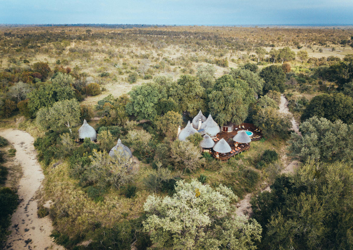 Hoyo Hoyo Safari Lodge - Arial View 3
