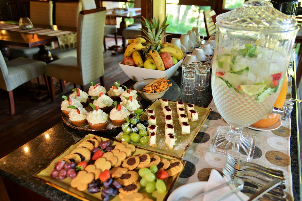 Imbali Safari Lodge - Buffet