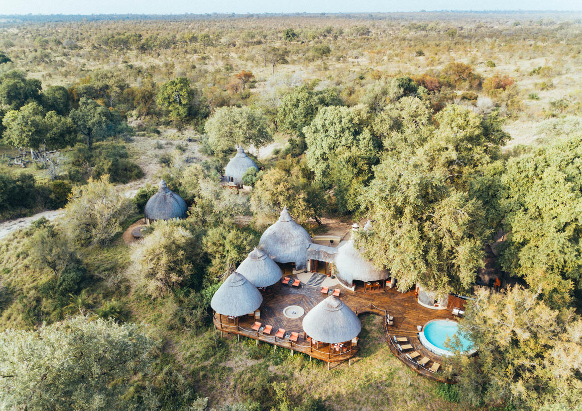 Hoyo Hoyo Safari Lodge - Arial View 2