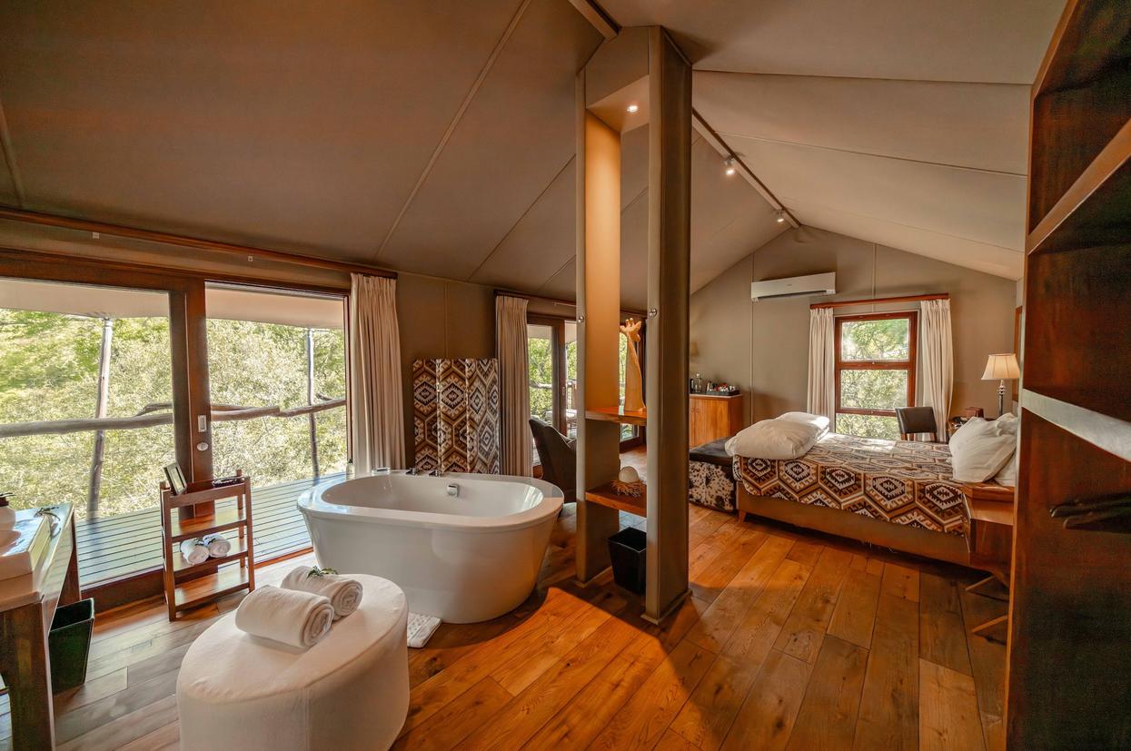 Kapama Buffalo Camp en-suite Bathroom