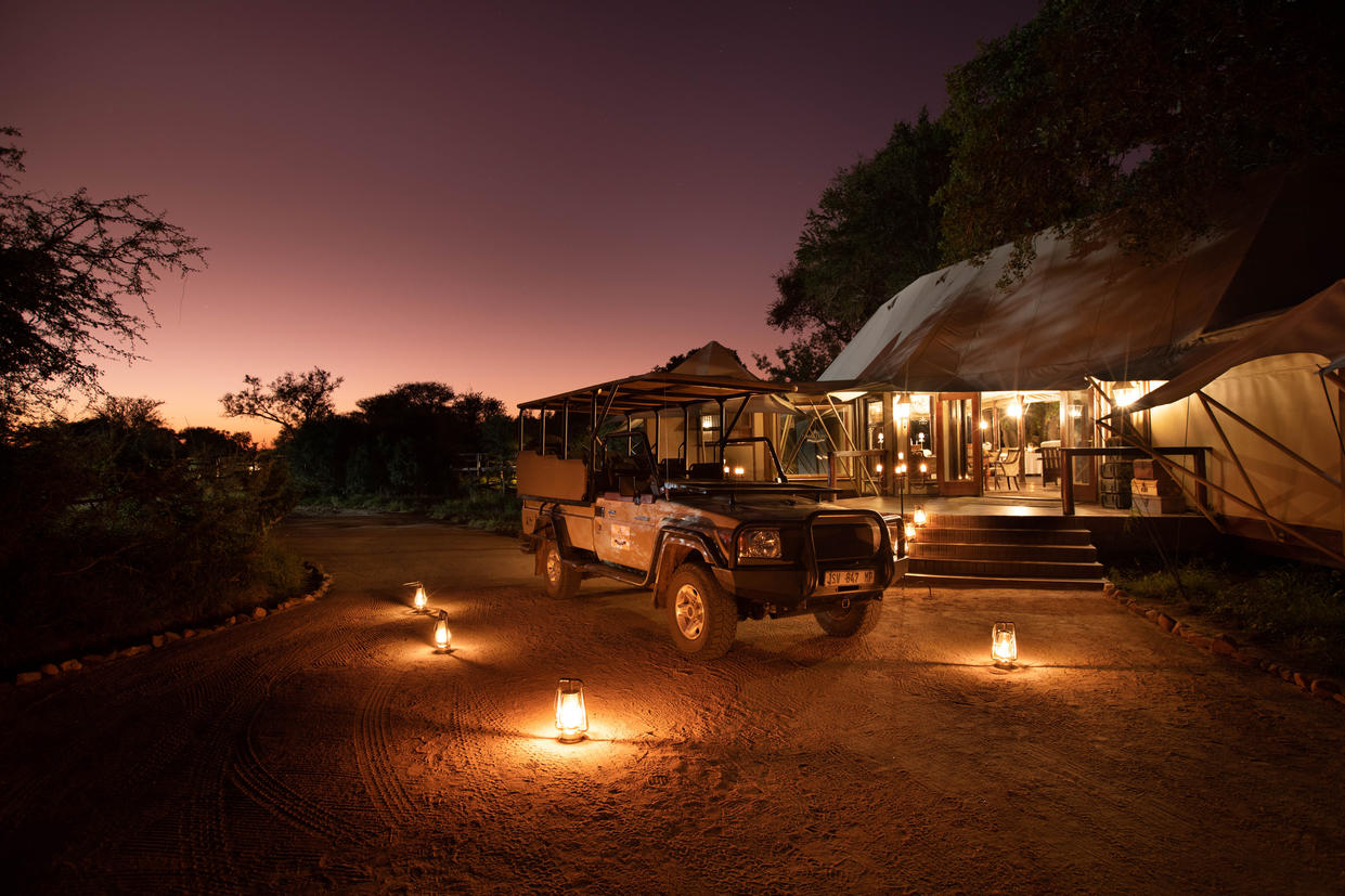 2. Signature - Hamiltons Tented Camp - Entrance